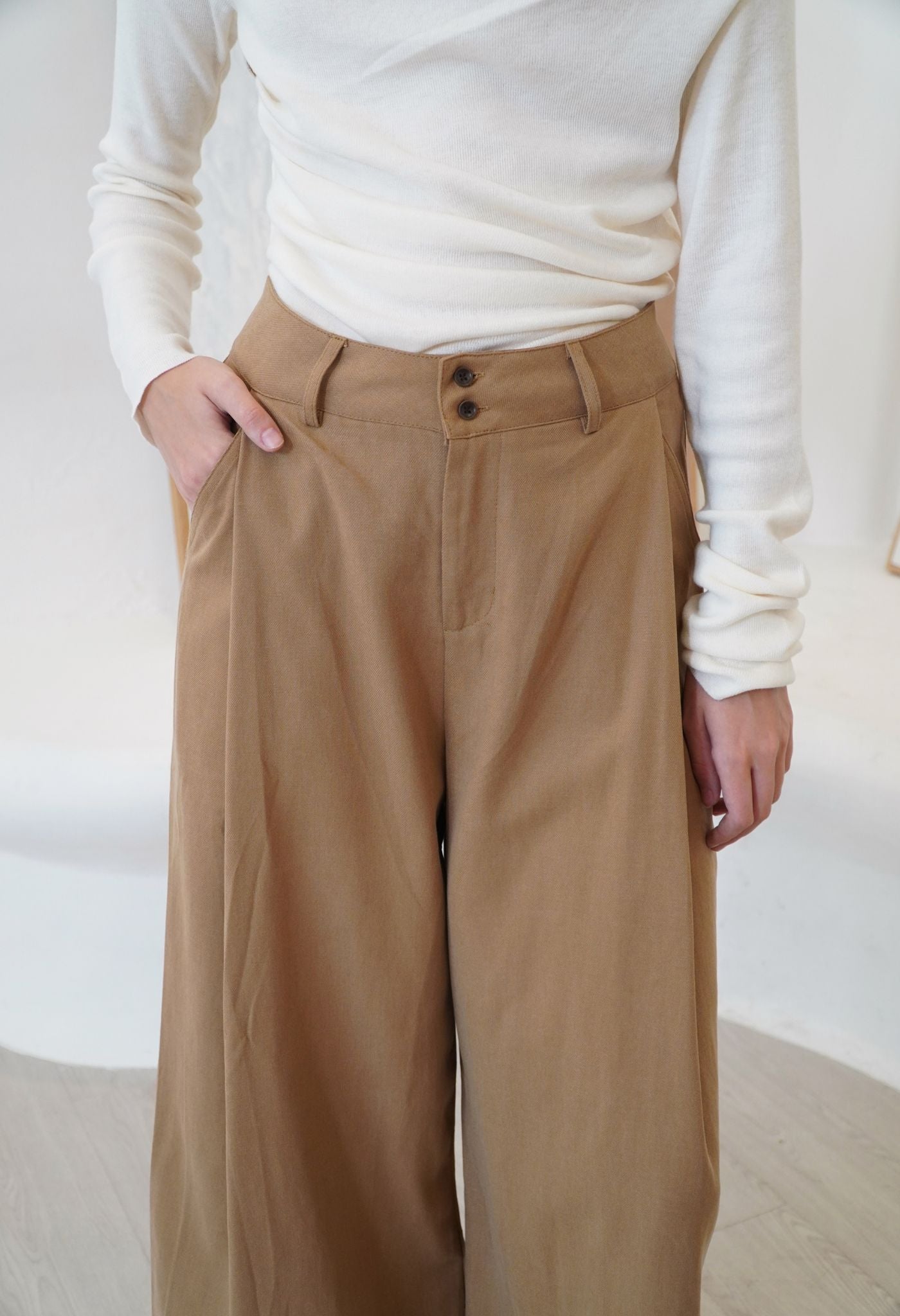 Sutton Pants Camel